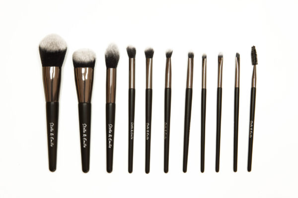 Stella & Emilie makeup brush set of 11-silver bag